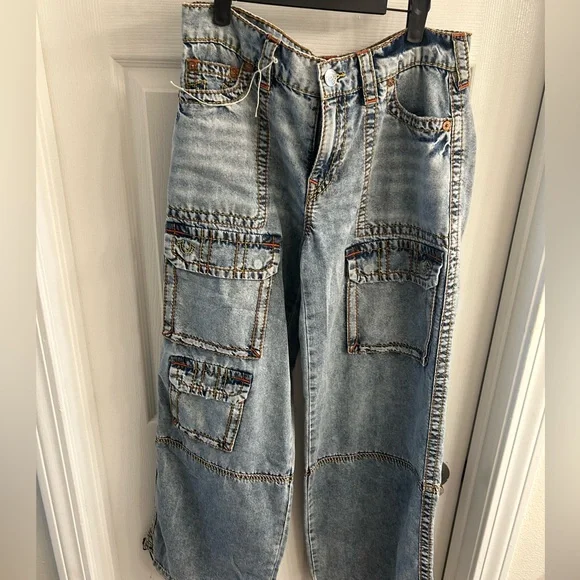True Religion Baggy Cargo Jean - Picture 8 of 11